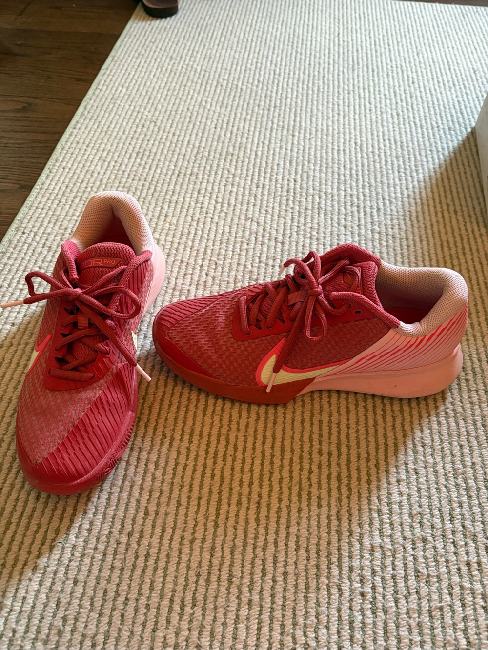 Nike Women's Vapor Pro Clay Court Tennis Shoes